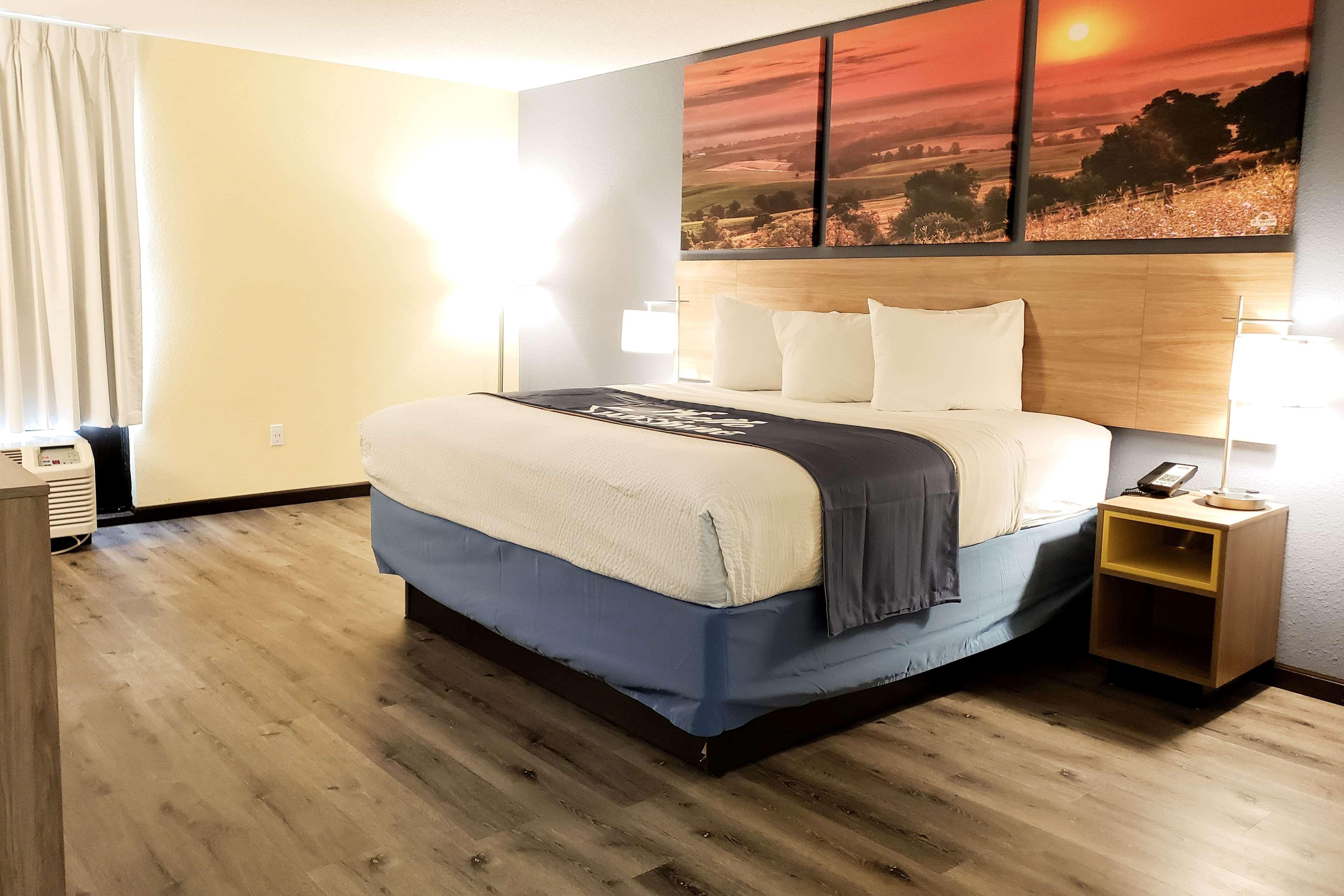 Days Inn & Suites By Wyndham Merrillville Exterior foto